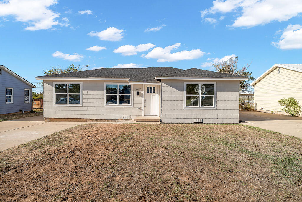 1607 Sunset Ave Property Photo 1