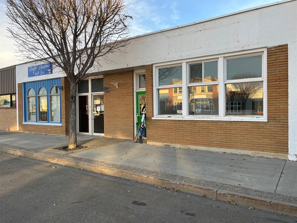 5005 50 Street Property Photo