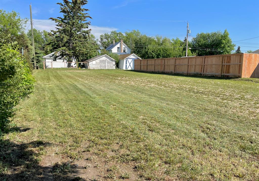 5029 54 Street Property Photo