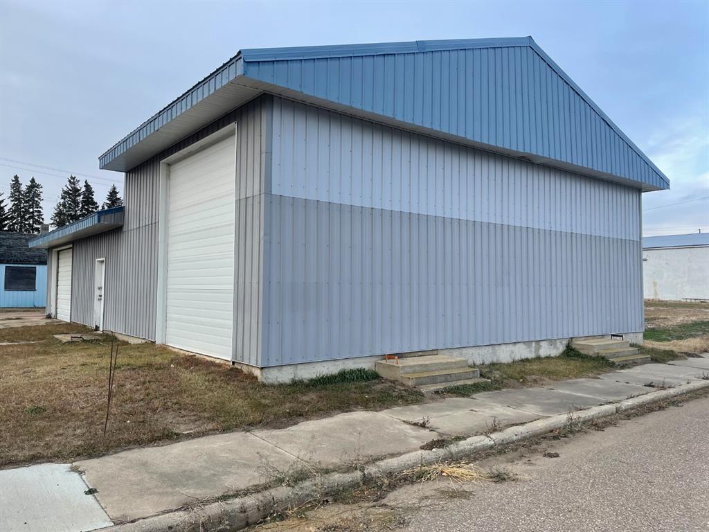 4904 51 Street Property Photo