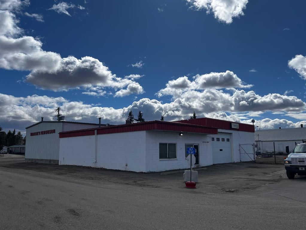4912 50 Street Property Photo
