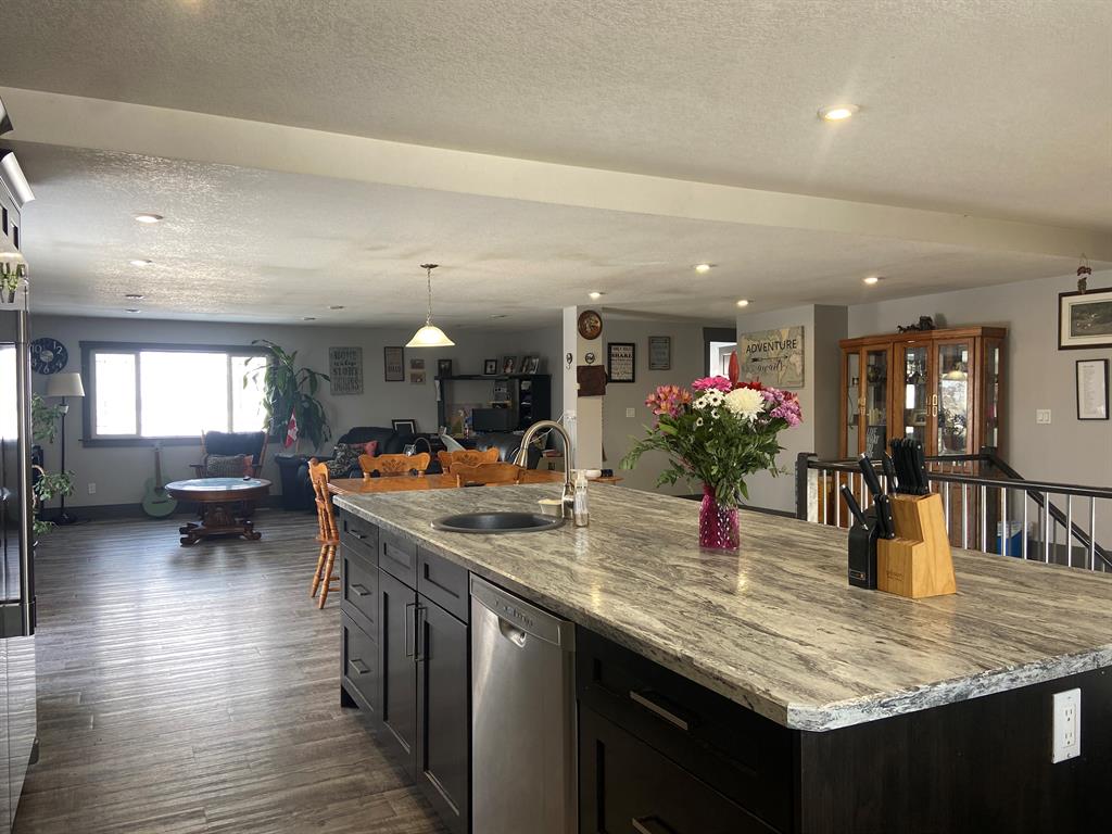 225041 690 Property Photo 14