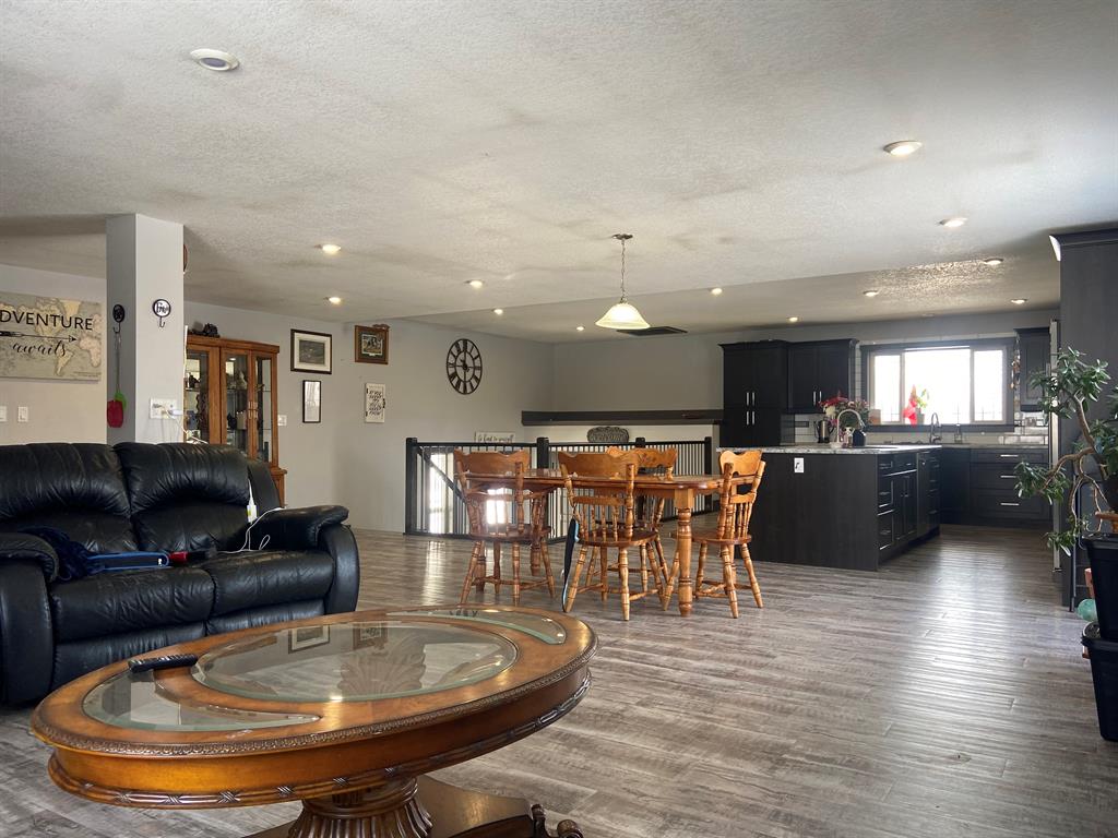 225041 690 Property Photo 18