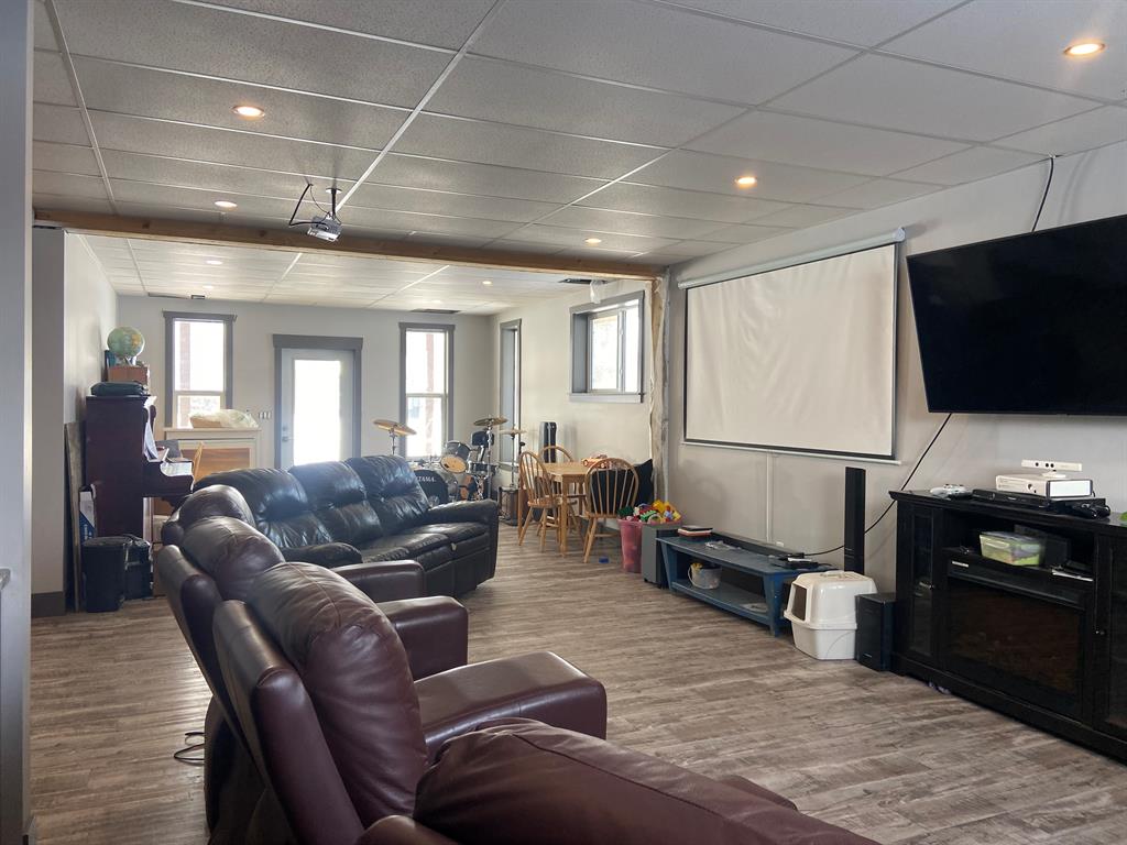 225041 690 Property Photo 31