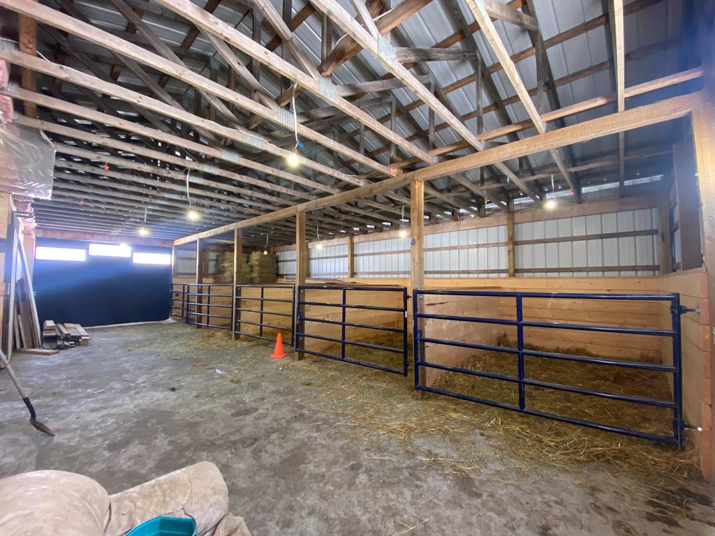 225041 690 Property Photo 47