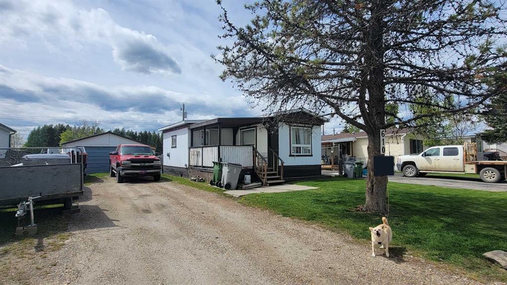 610 52 Street Property Photo 1
