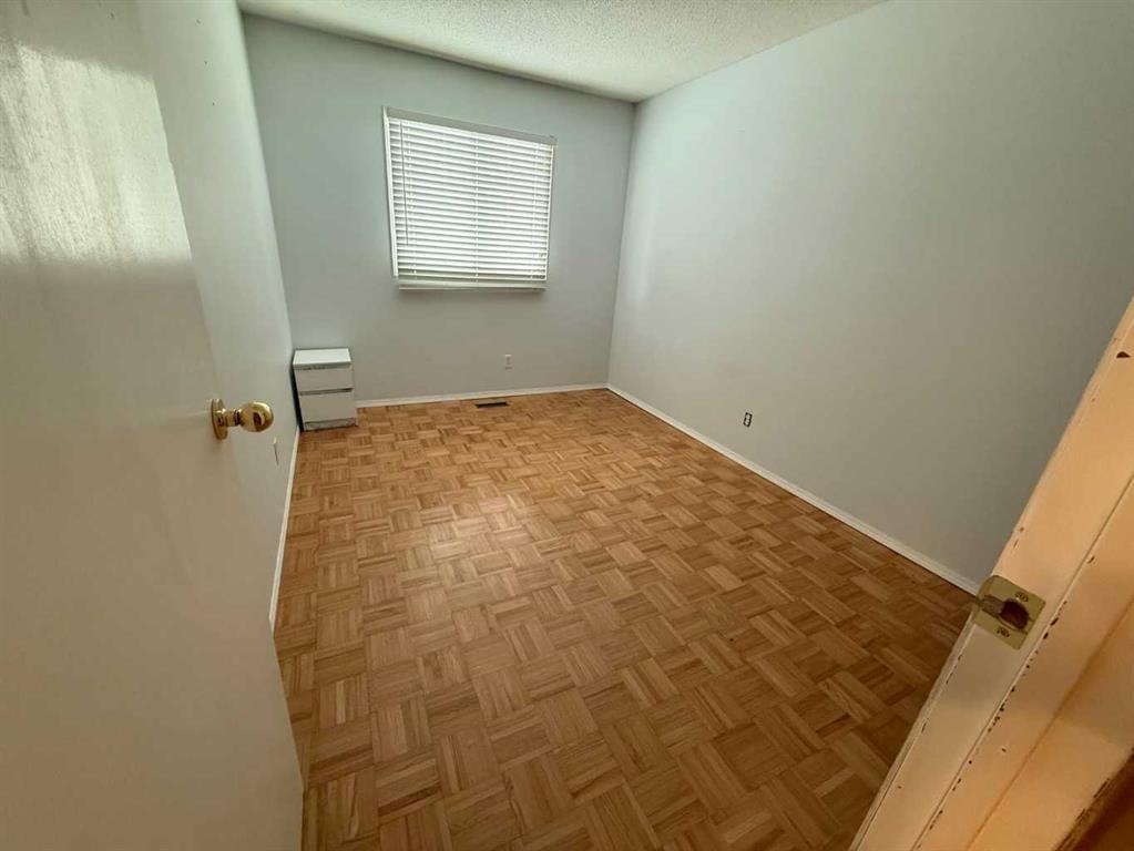 1429 53 Street Property Photo 12