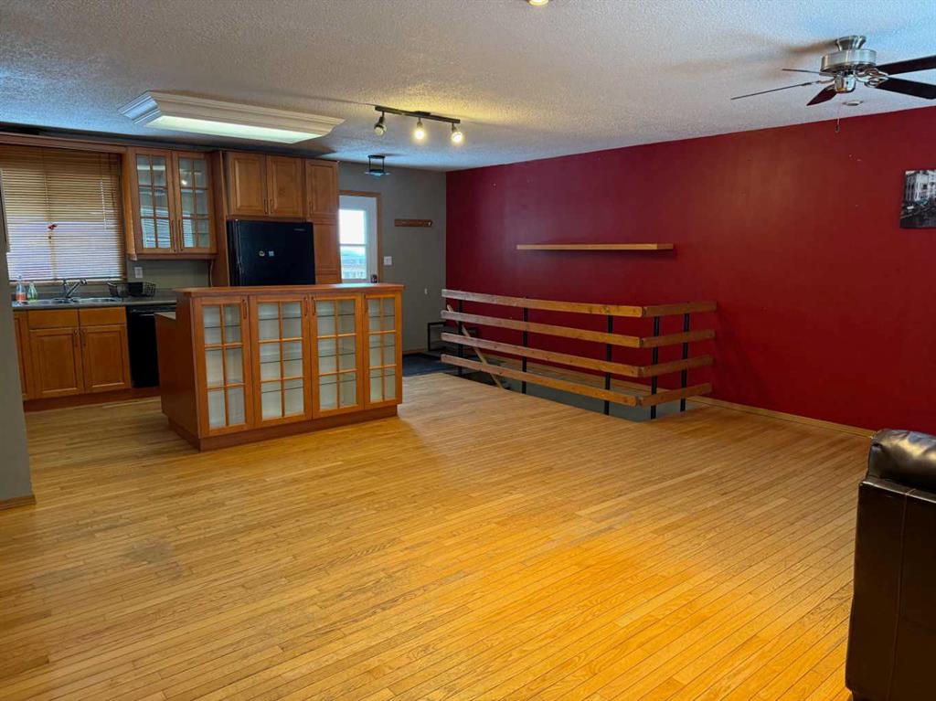 1429 53 Street Property Photo 20