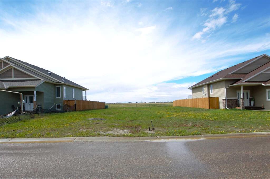 4006, 4008 68 Street Property Photo