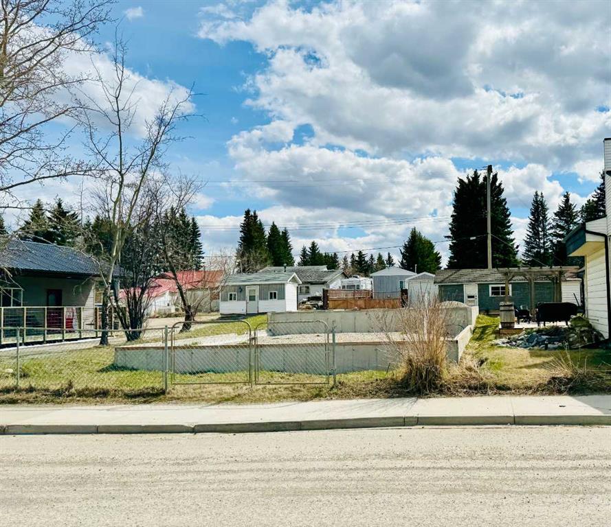 5135 50 Avenue Property Photo