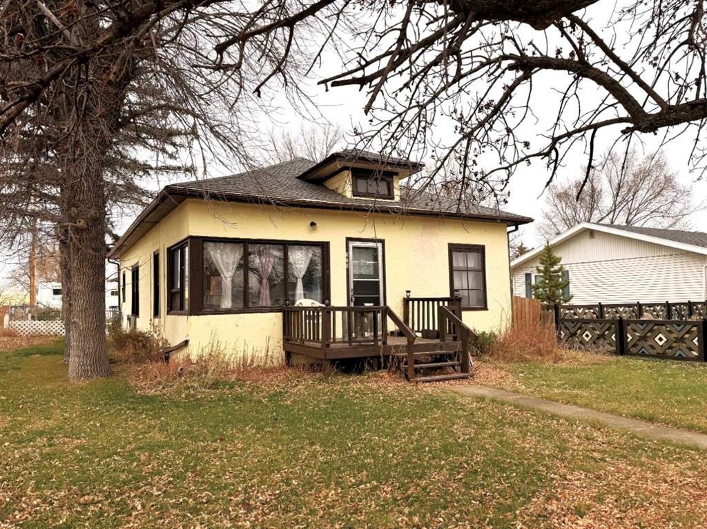 329 2 Street Property Photo