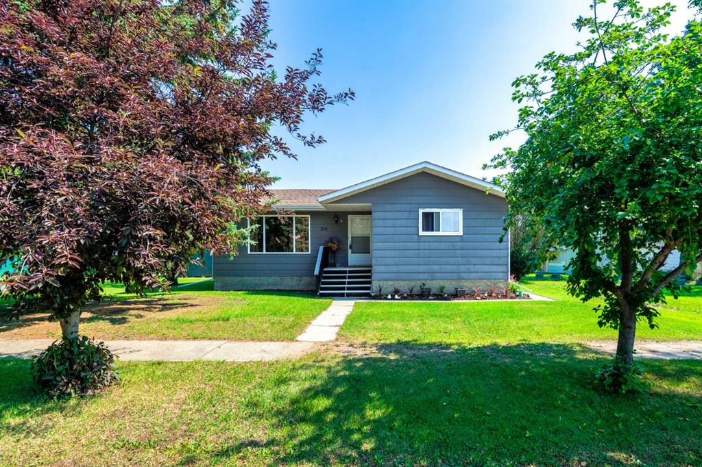 210 Lady Vivian Avenue Property Photo