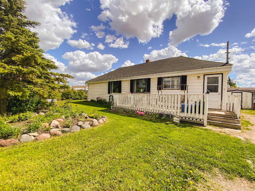 4752 52 Street Property Photo