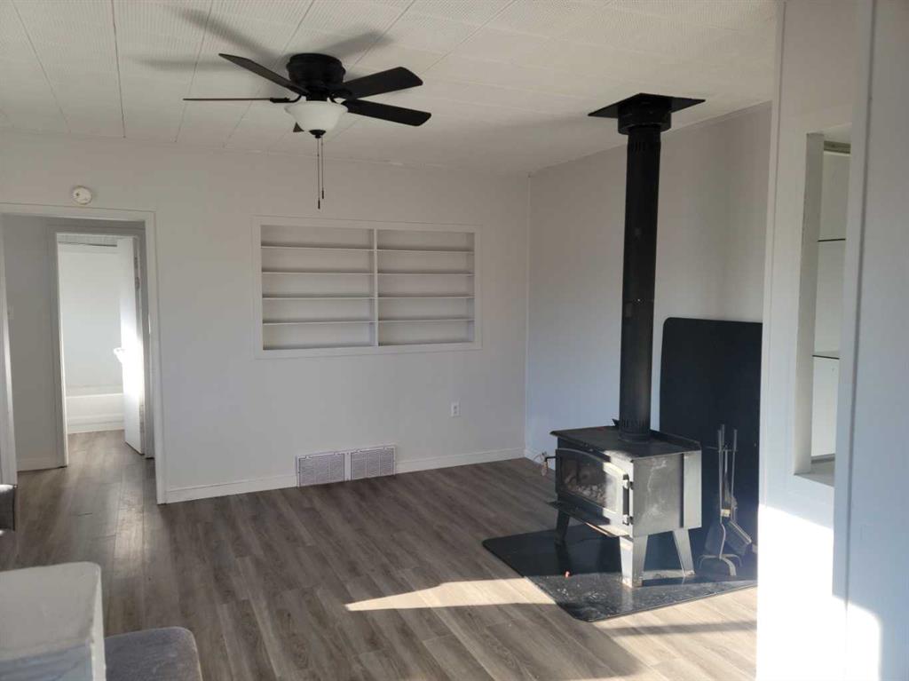 4800 59a Avenue Property Photo 4