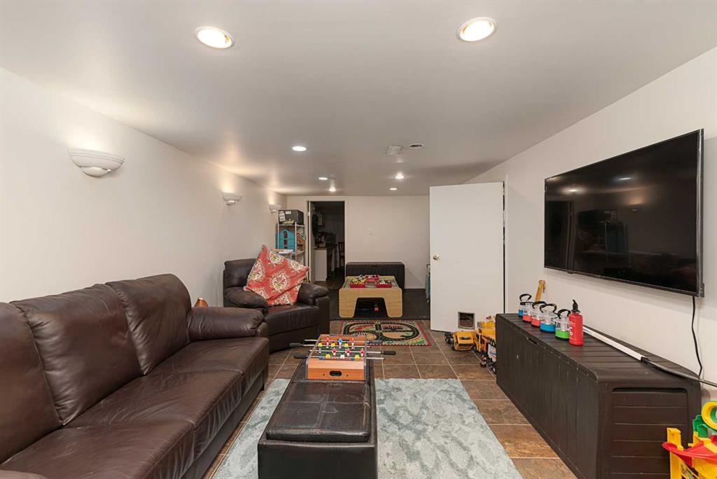 5010 50 Avenue Property Photo 19