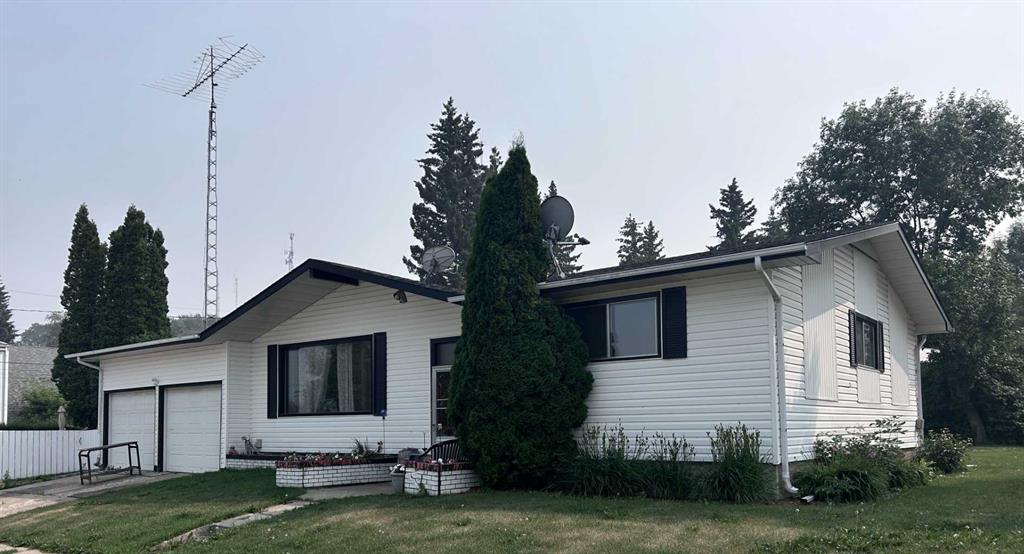 4739 53 Street Property Photo