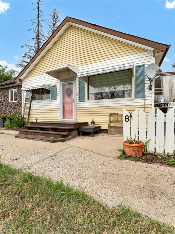 8 2 Avenue Property Photo
