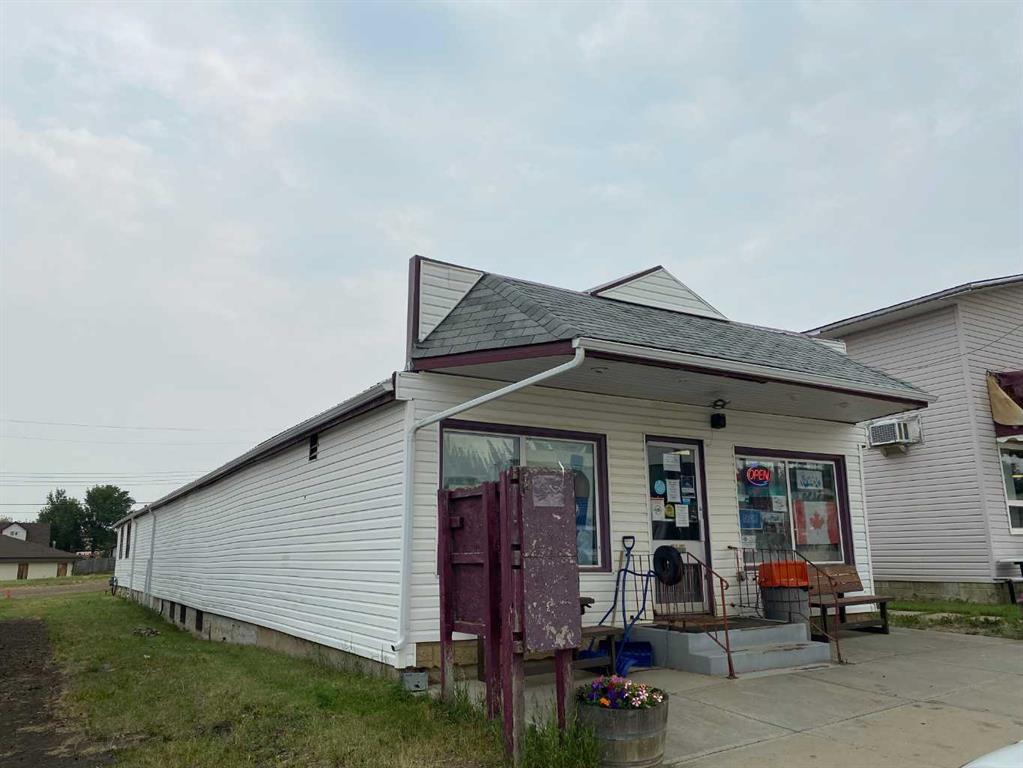 4513 50 Street Property Photo