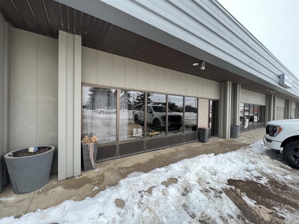 114 1 Ave Property Photo