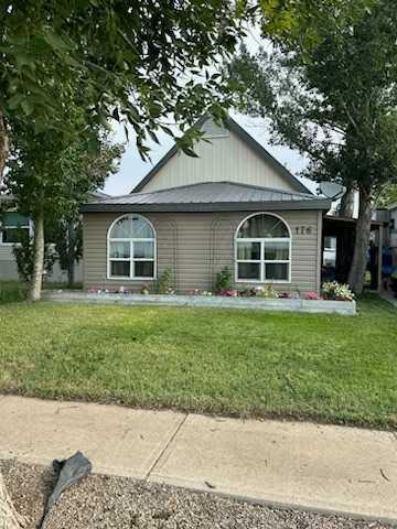 176 1 Avenue Property Photo