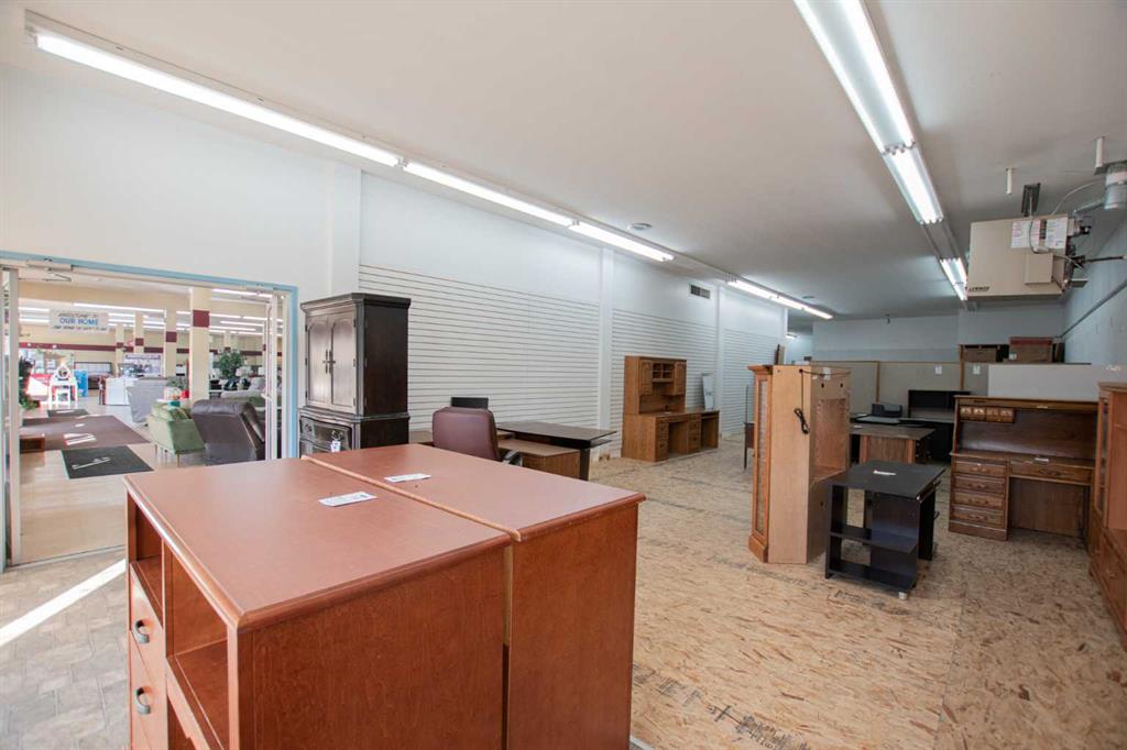 10012 100 Avenue Property Photo 6