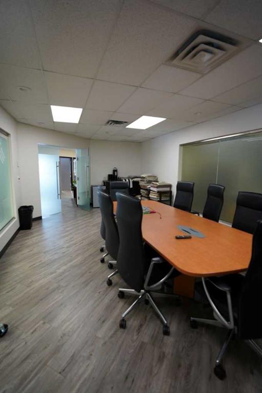 6111 91 Street Property Photo 4