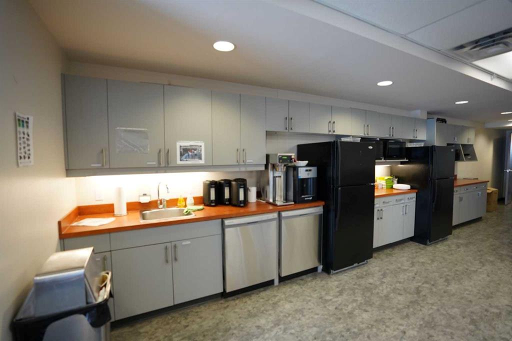 6111 91 Street Property Photo 6