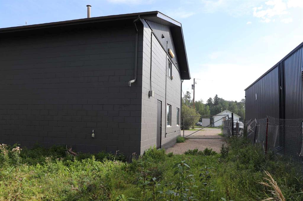410 68 Street Property Photo 3