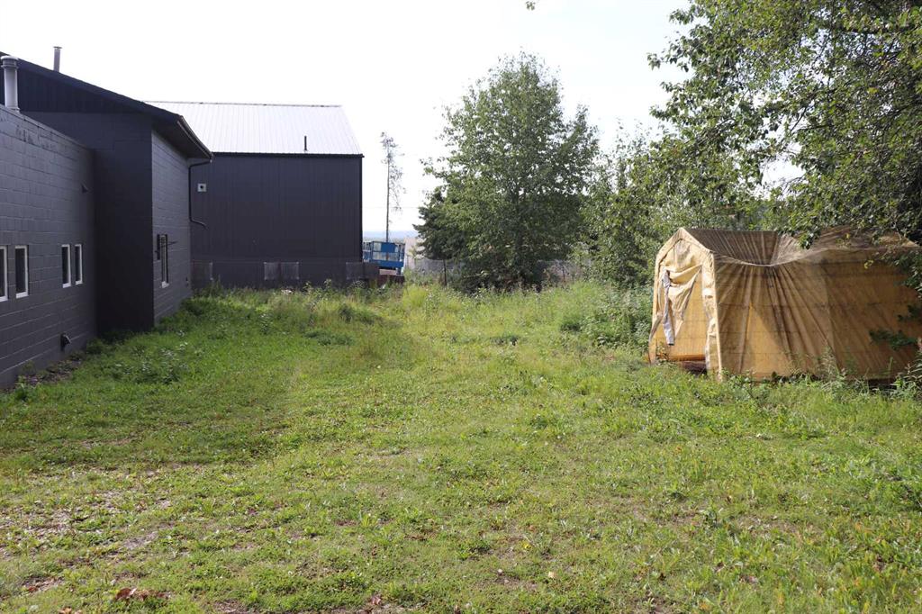 410 68 Street Property Photo 5