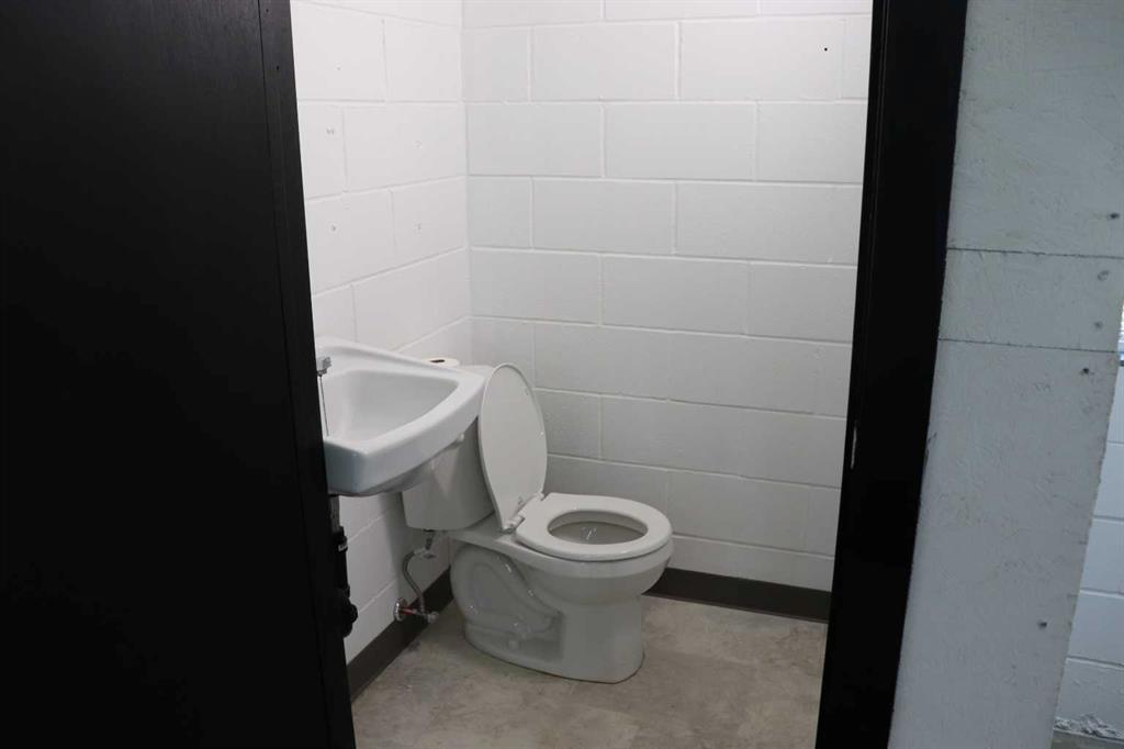 410 68 Street Property Photo 13