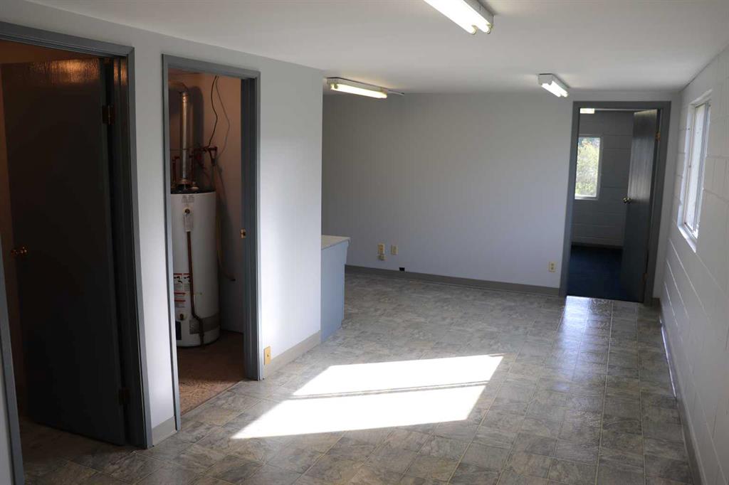 410 68 Street Property Photo 22