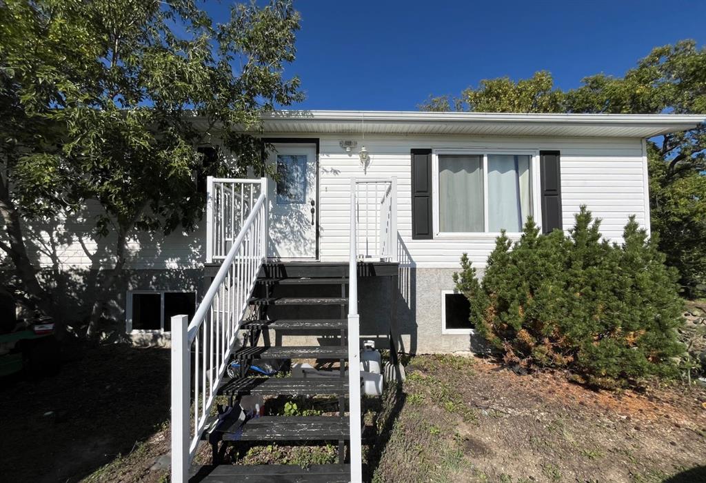 4823 52 Avenue Property Photo