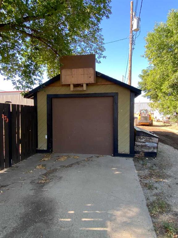165 Centre Street Property Photo 4