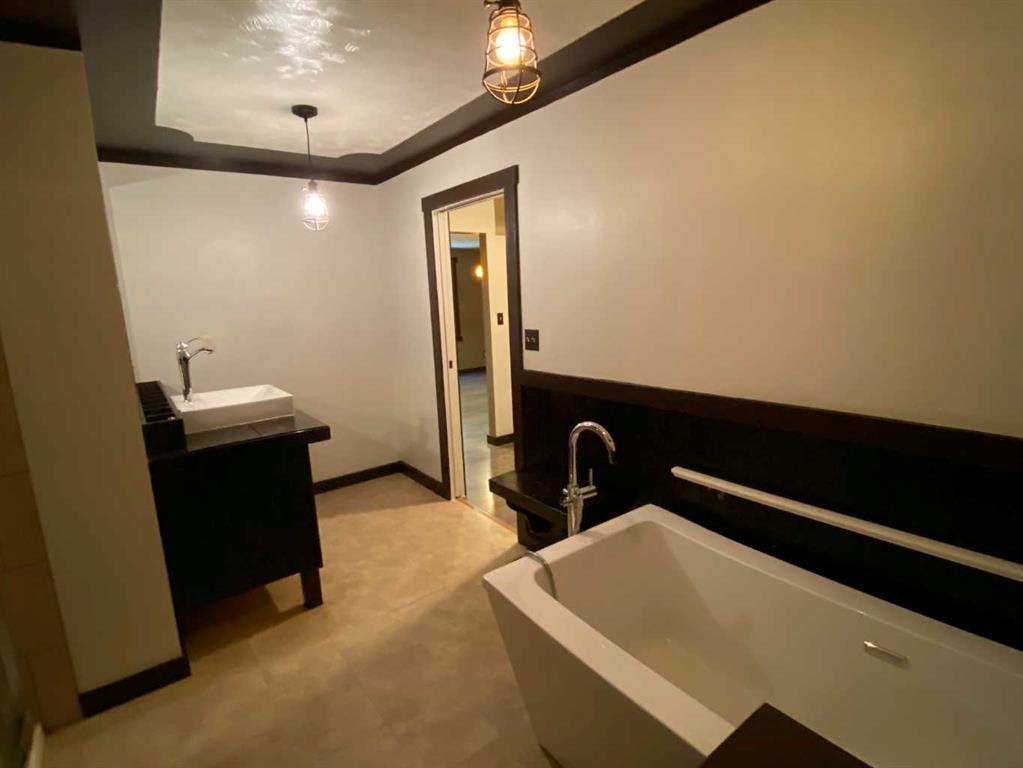 165 Centre Street Property Photo 26
