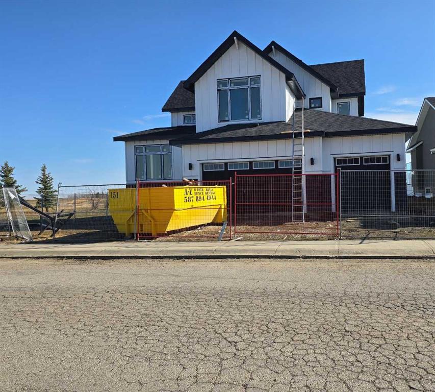 517 Muirfield Crescent Property Photo