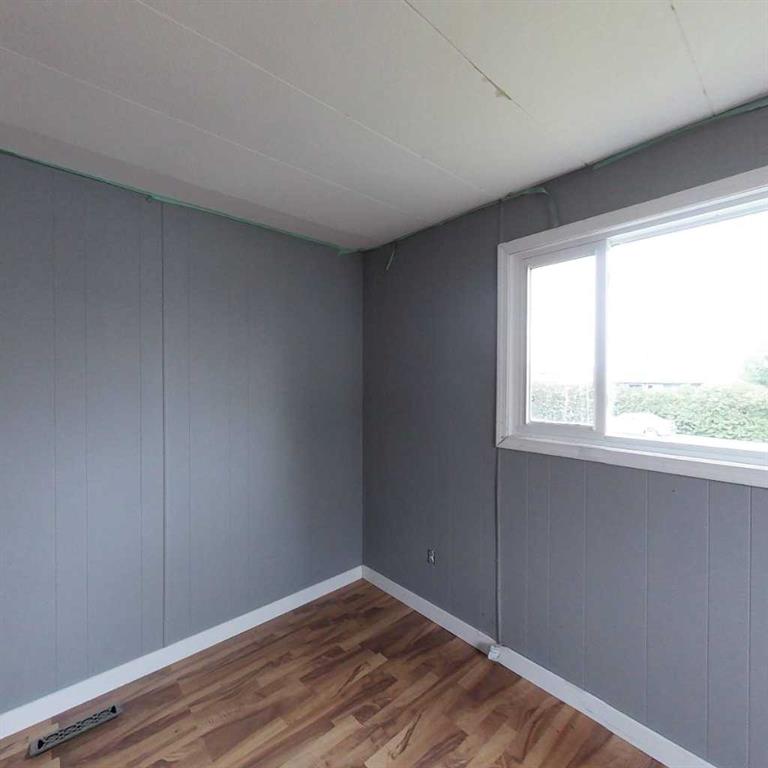 213 1 Avenue Property Photo 6