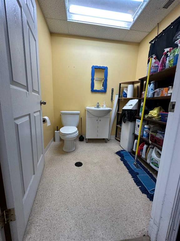 11032 100 Street Property Photo 4