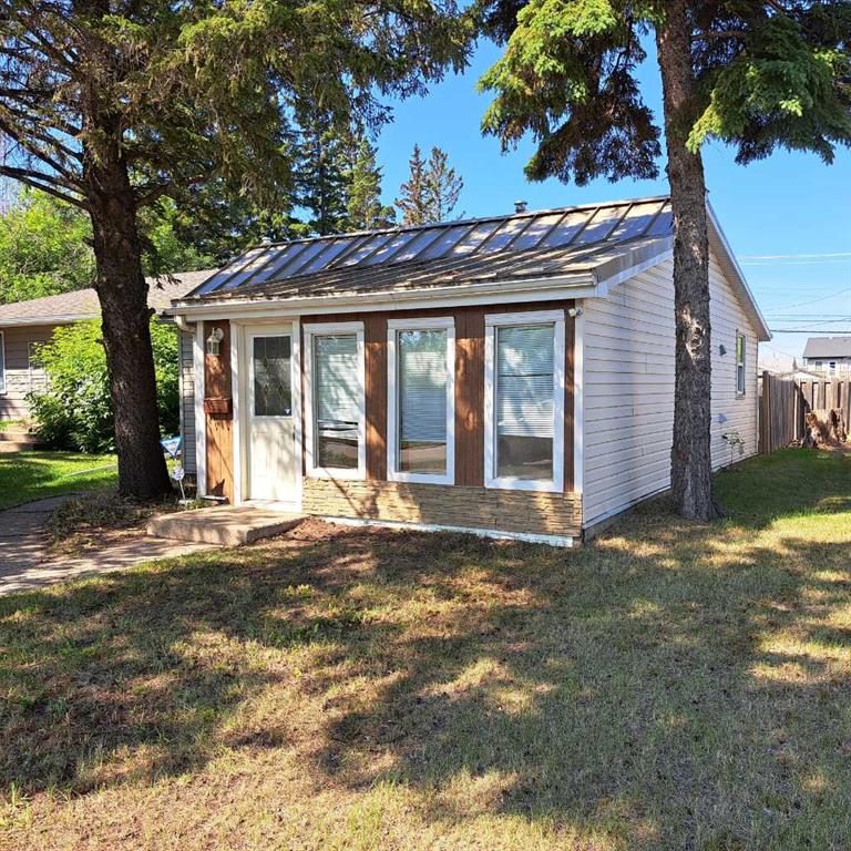 5308 49 Avenue Property Photo