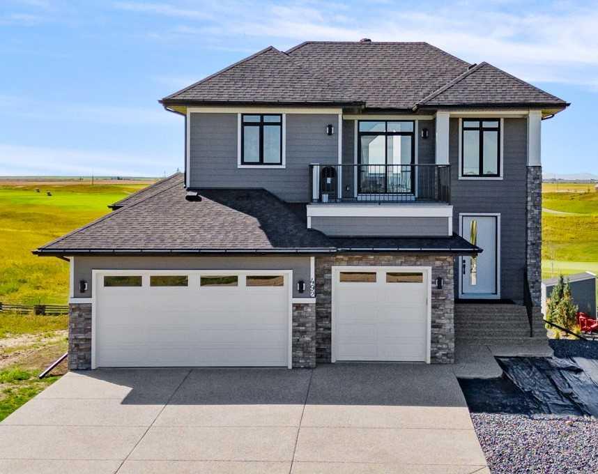 492 Muirfield Crescent Property Photo