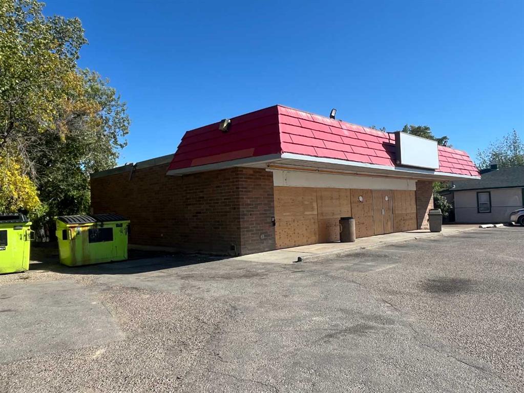 208 Railway Avenue Property Photo 4
