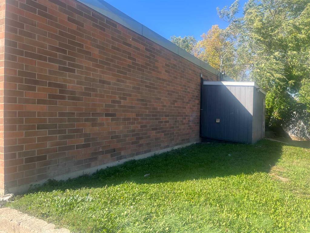 208 Railway Avenue Property Photo 5