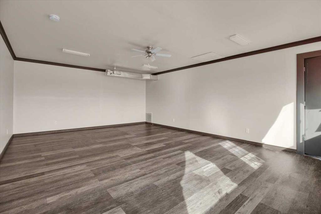 101 Main Street Property Photo 15