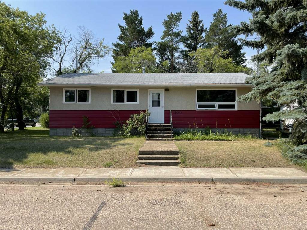 5124 50 Street Property Photo