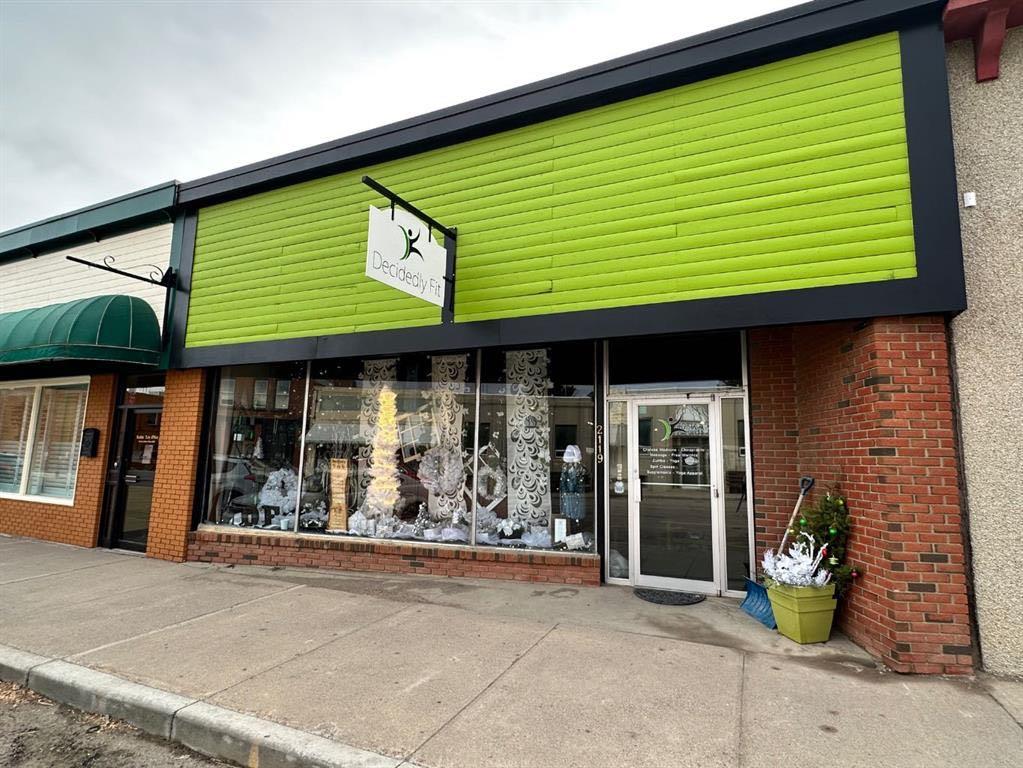 2119 20 Street Property Photo
