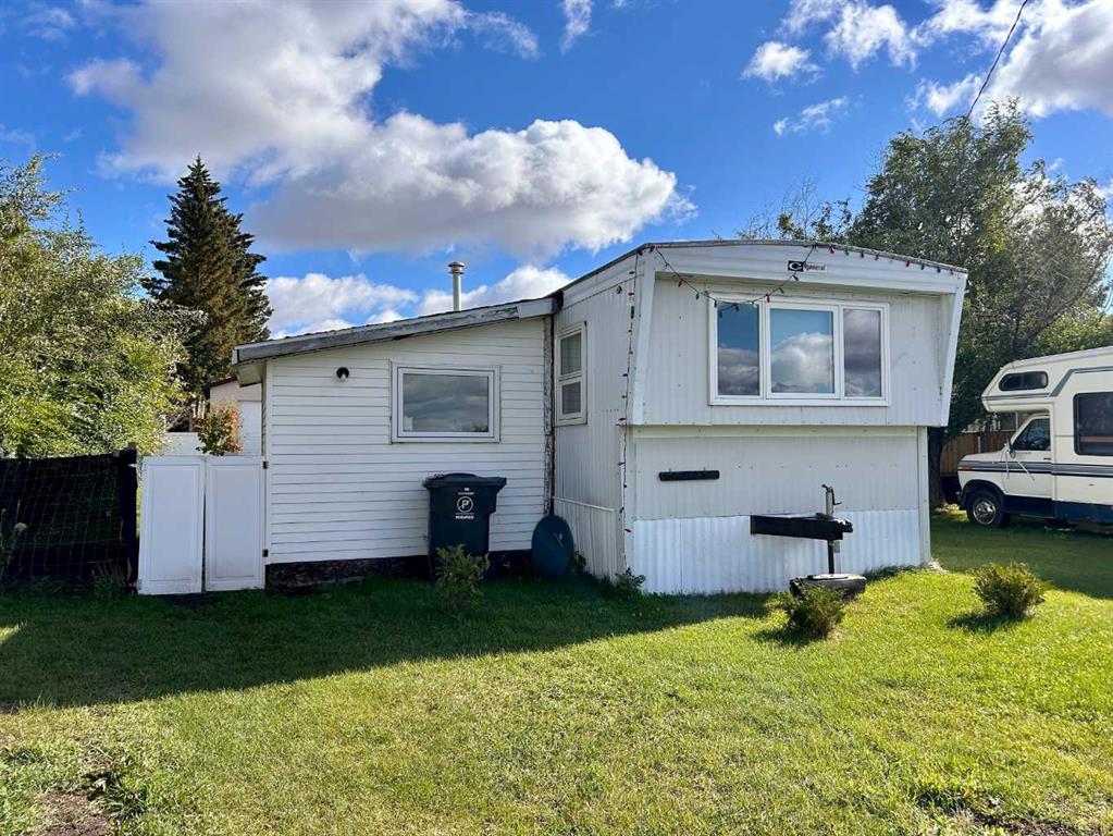 5039 53 Street Property Photo