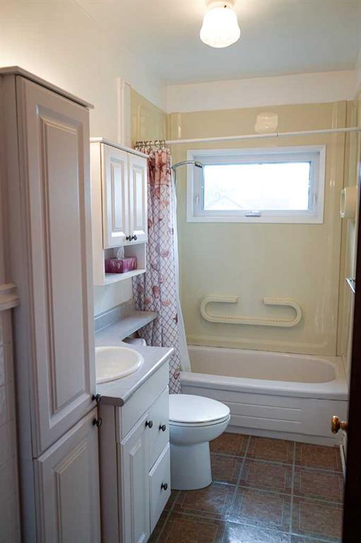 5139 52 Avenue Property Photo 15