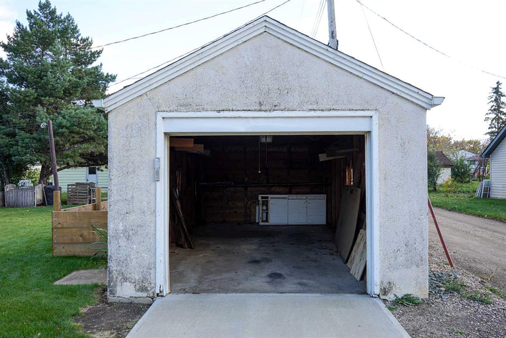 5139 52 Avenue Property Photo 21