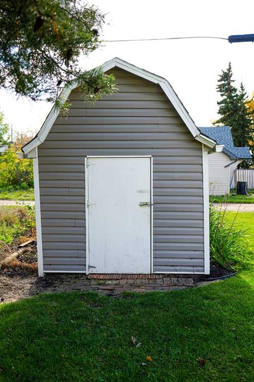 5139 52 Avenue Property Photo 25