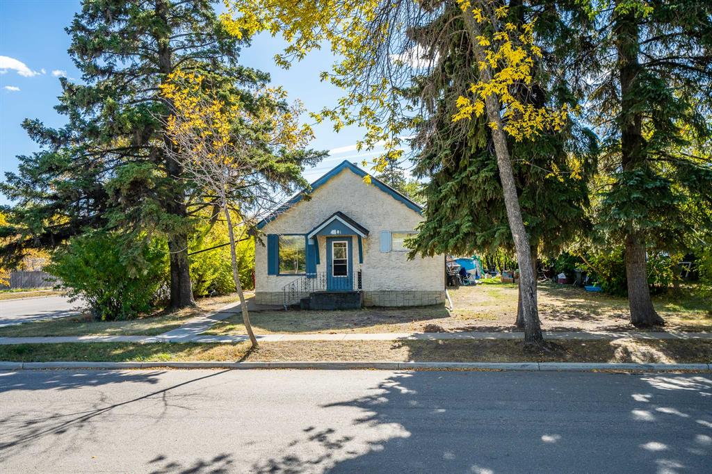 4801 46 Street Property Photo