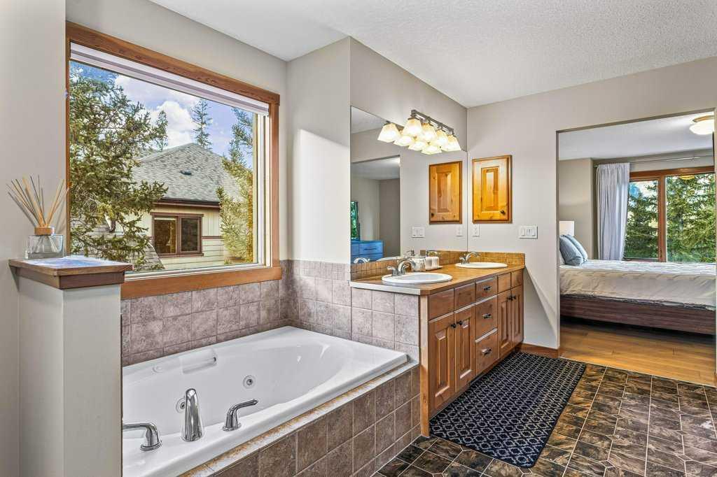215 Miskow Close Property Photo 31